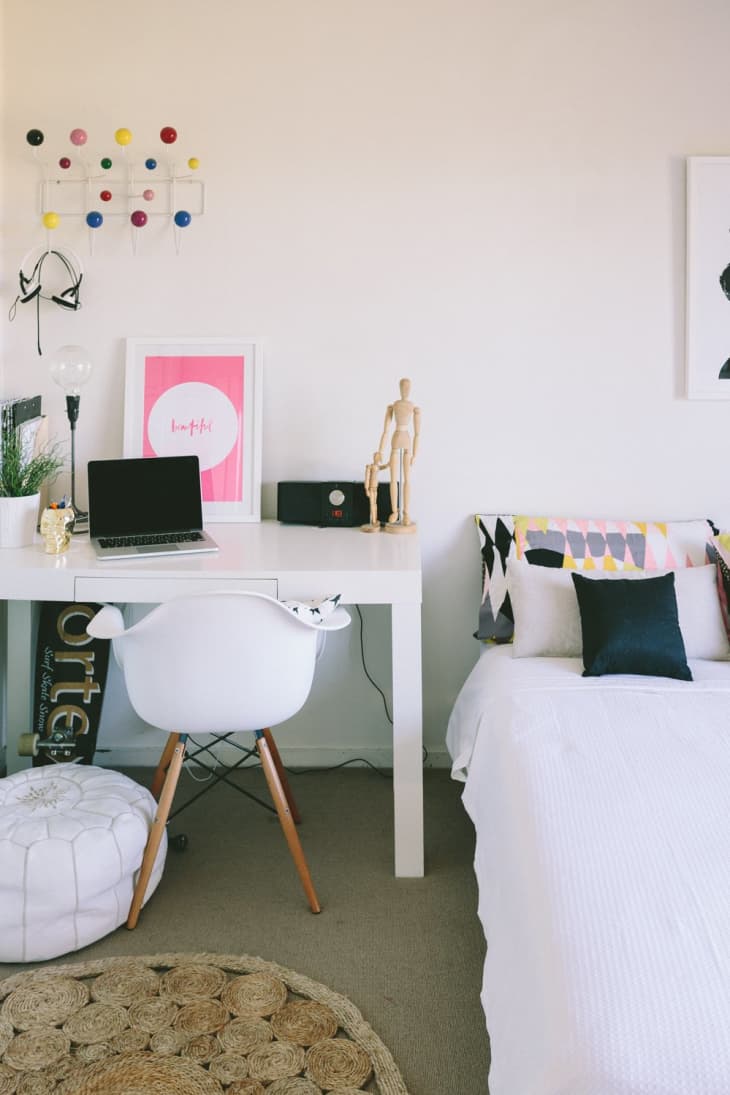 42 Desk Organization Ideas That Will Keep Your Office Tidy Apartment